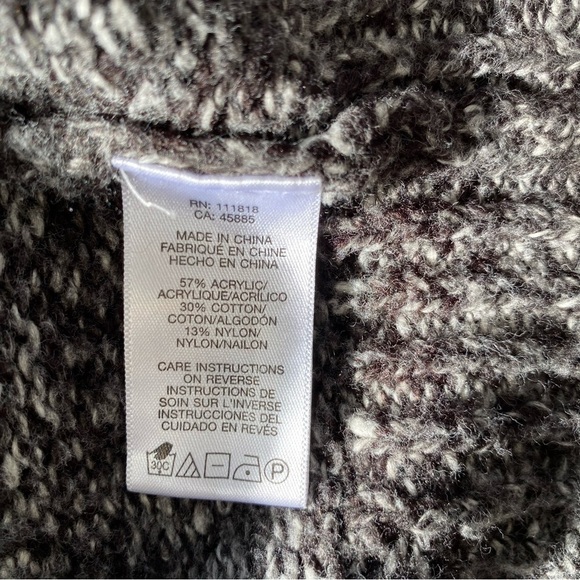 Michael Kors sweater with v-neck and short bat-wing sleeves - Picture 11 of 11